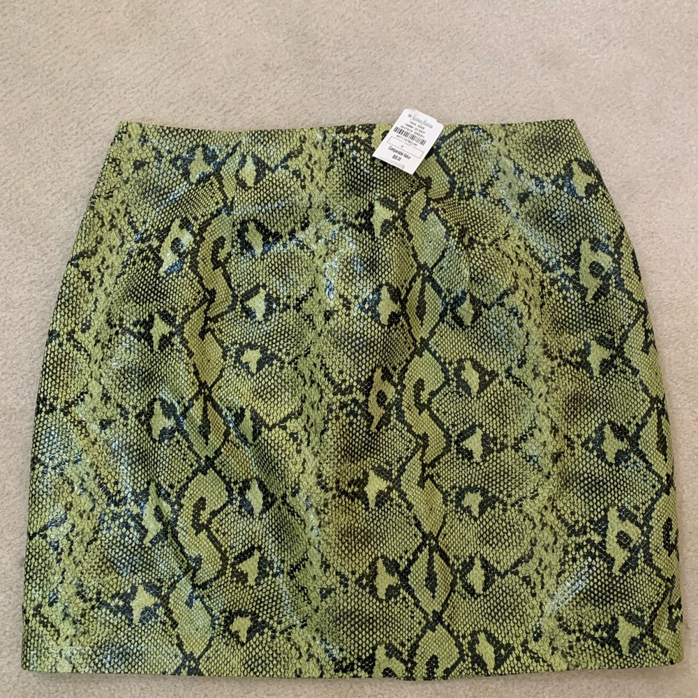 🆕⭐️Green Snake Print Skirt NWT